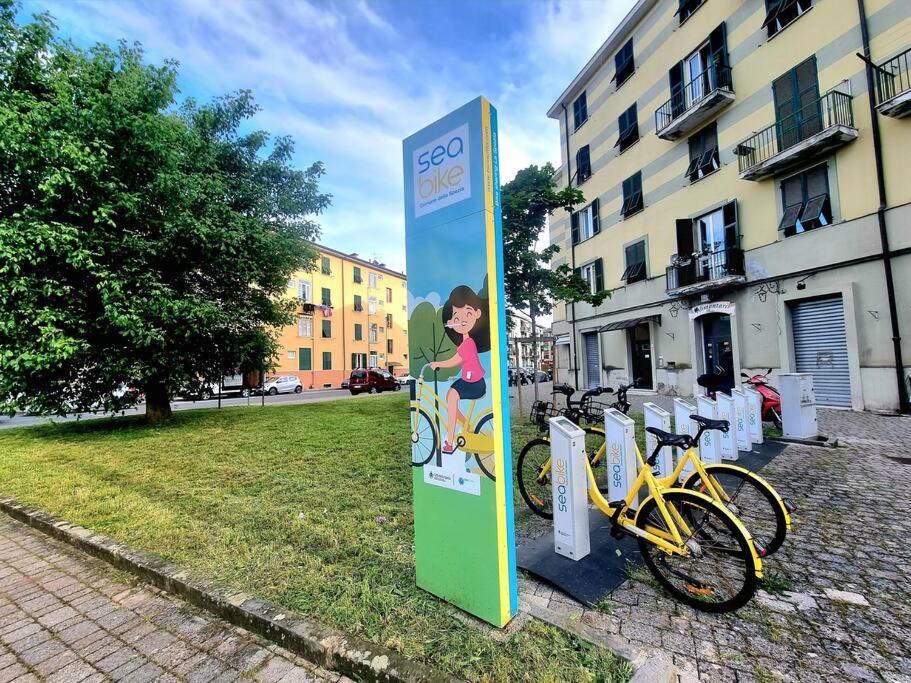 Appartamento Vista Giardino - L'Onda Blu La Spezia Buitenkant foto