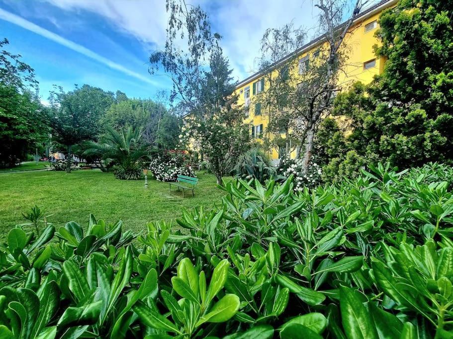 Appartamento Vista Giardino - L'Onda Blu La Spezia Buitenkant foto
